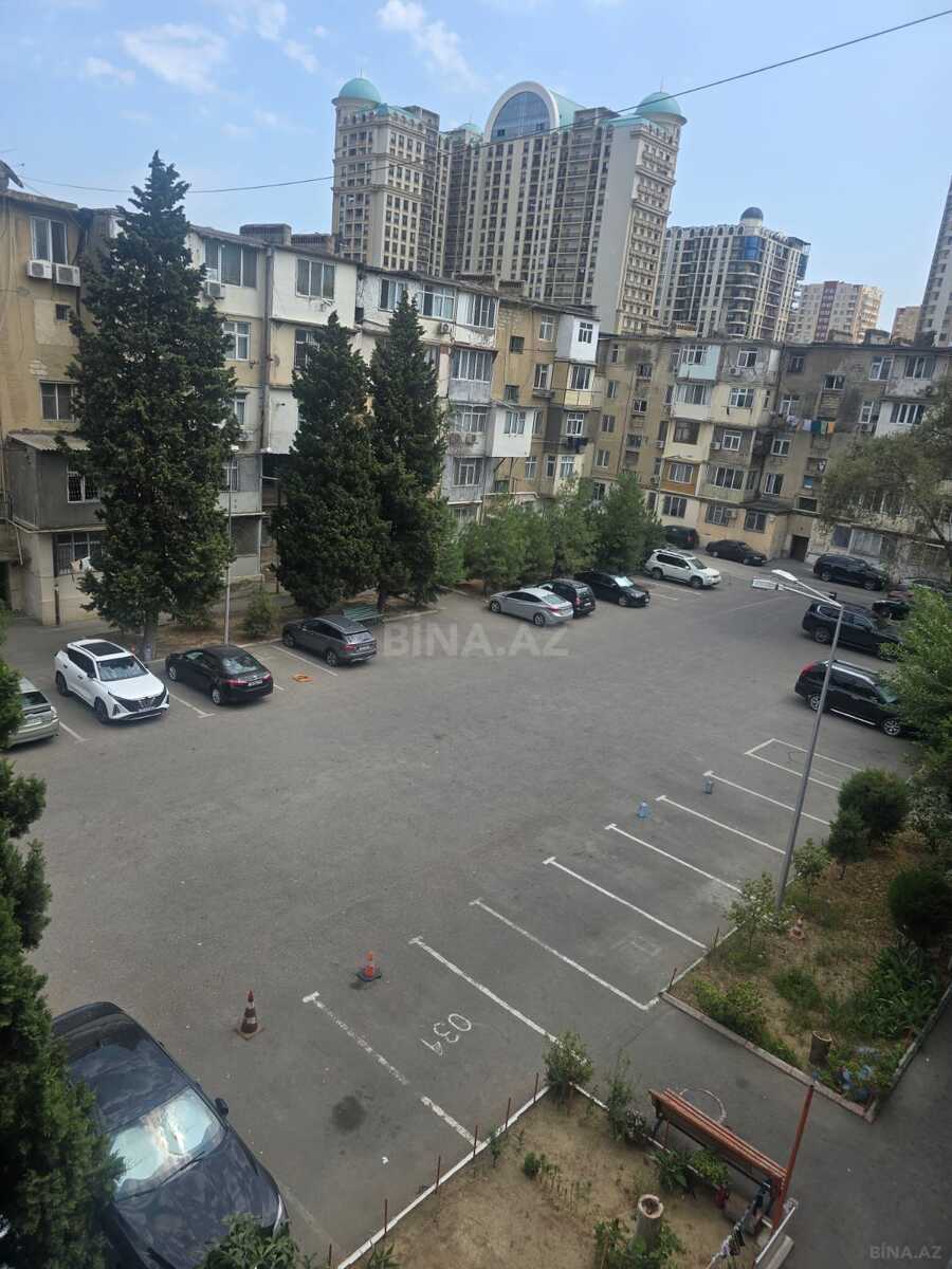 3 otaqlı Köhnə tikili, Elmlər Akademiyası m., Bakı