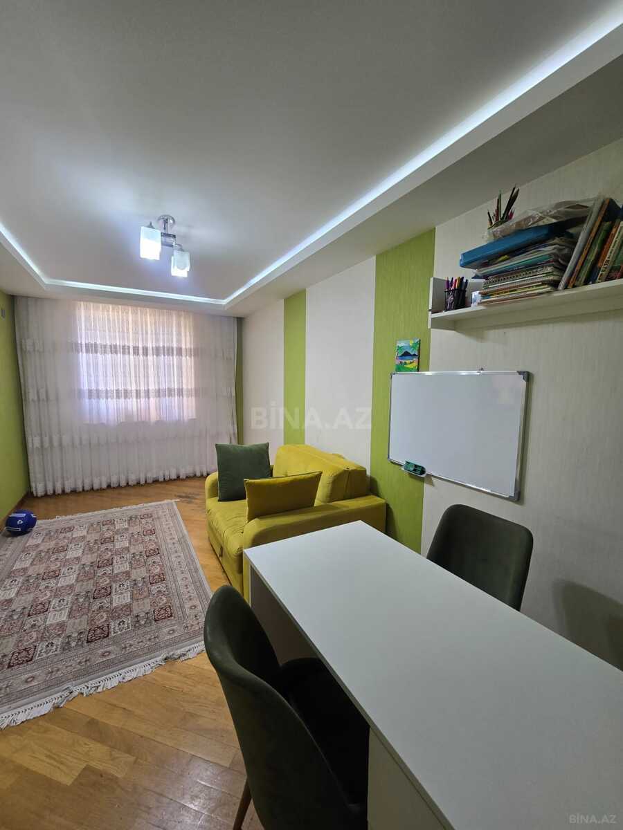 3 otaqlı Köhnə tikili, Elmlər Akademiyası m., Bakı