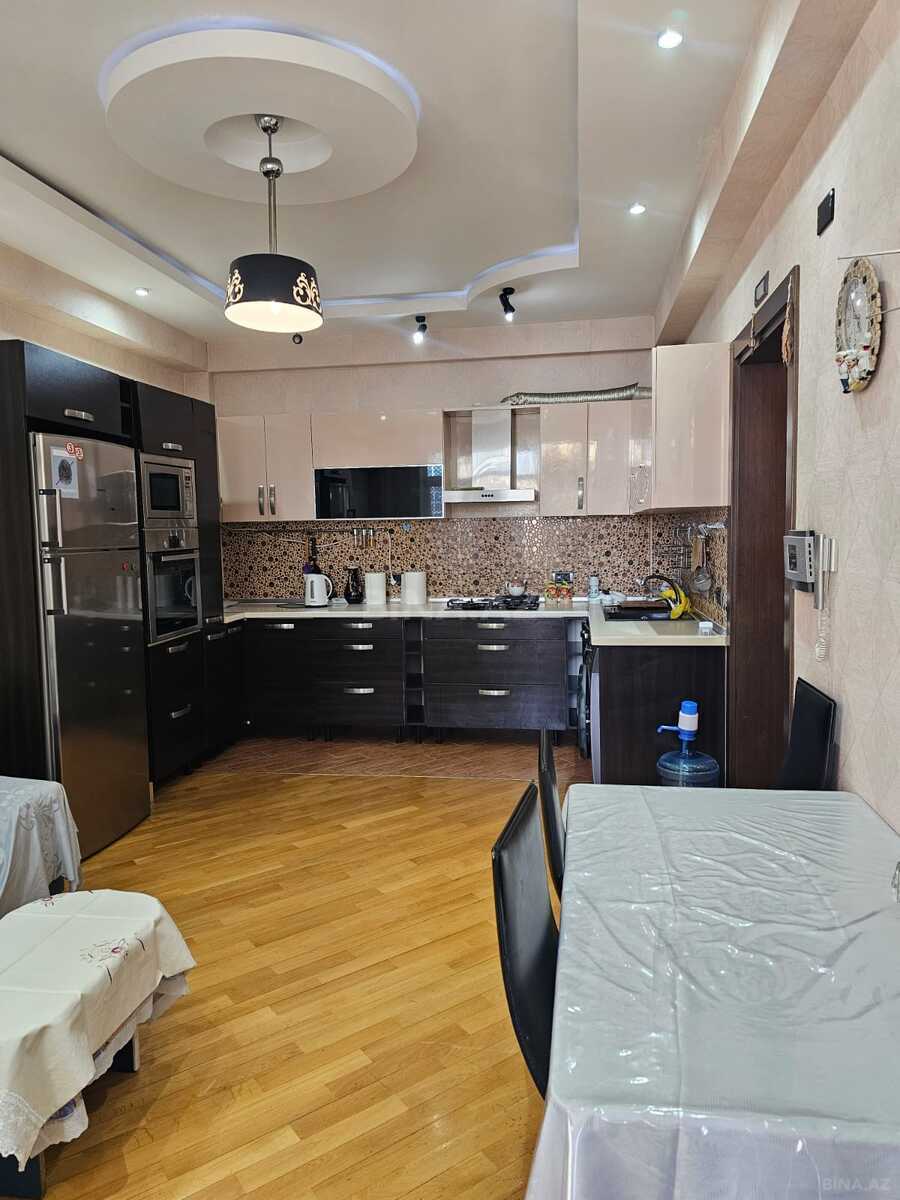 2 otaqlı Yeni tikili, 8 Noyabr m., Bakı