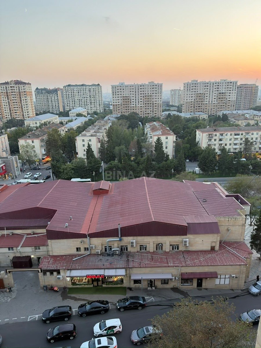 2 otaqlı Köhnə tikili, Neftçilər m., Bakı