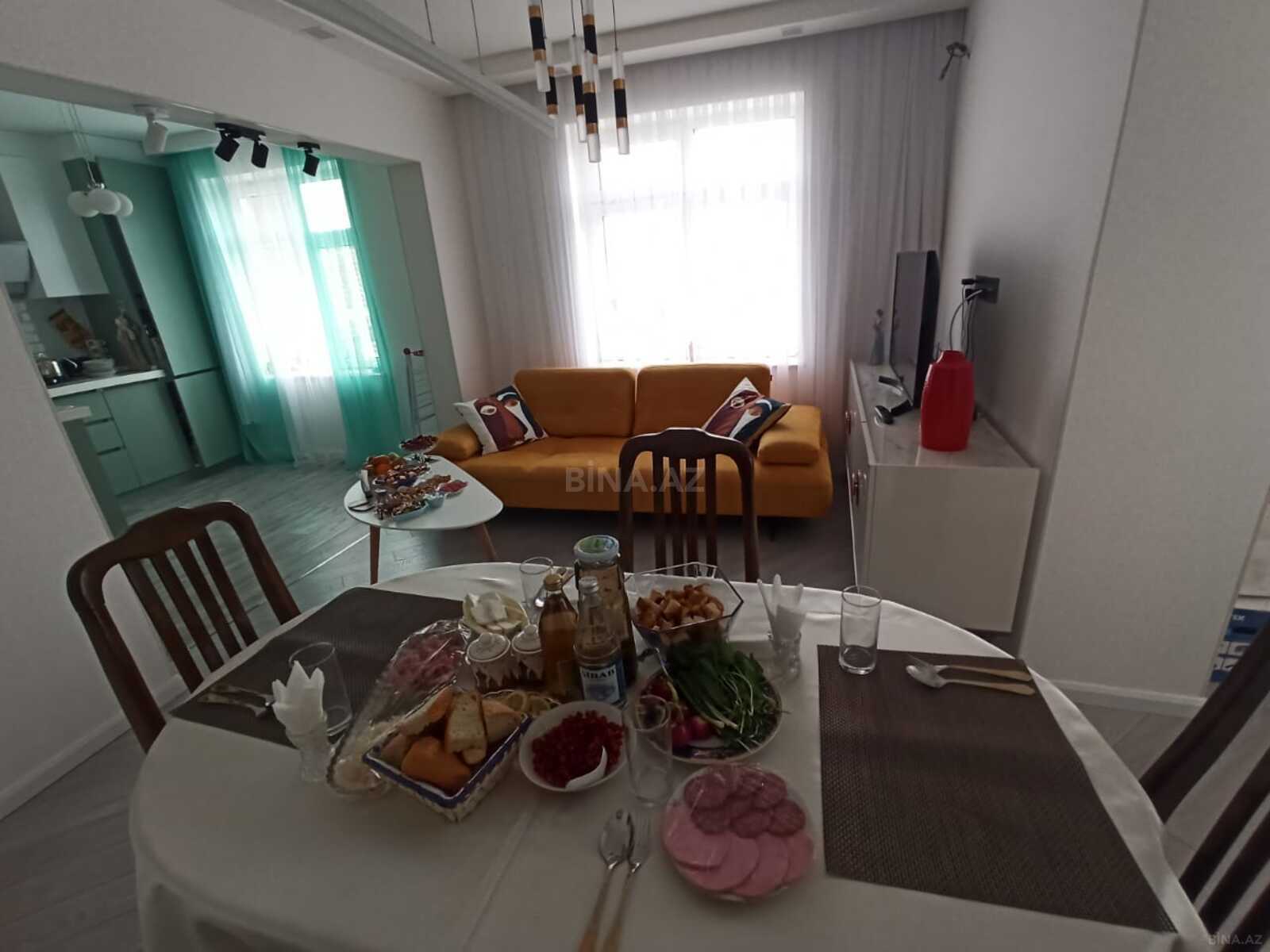 2 otaqlı Köhnə tikili, Neftçilər m., Bakı