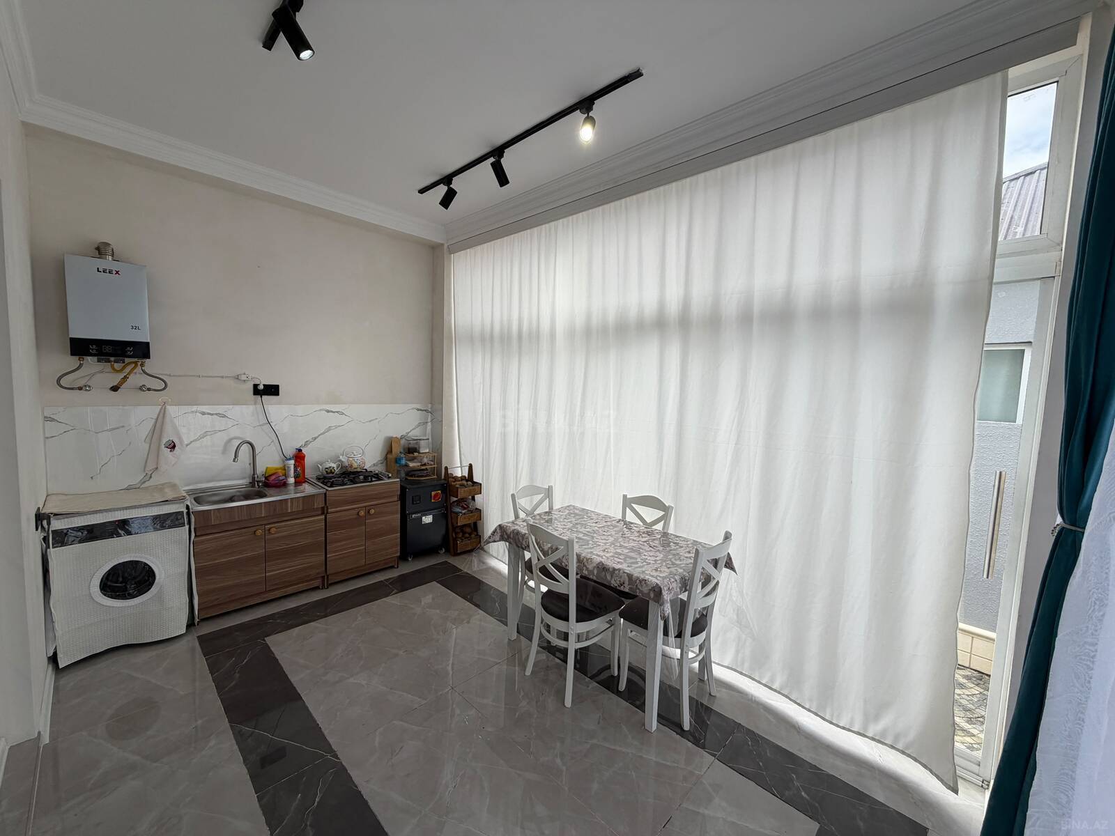 4 otaqlı Həyət evi/Bağ evi, Binə q., Bakı