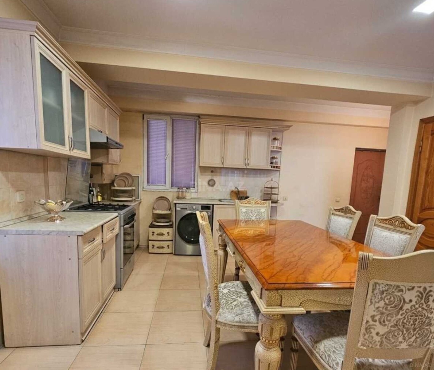 2 otaqlı Köhnə tikili, Şah İsmayıl Xətai m., Bakı