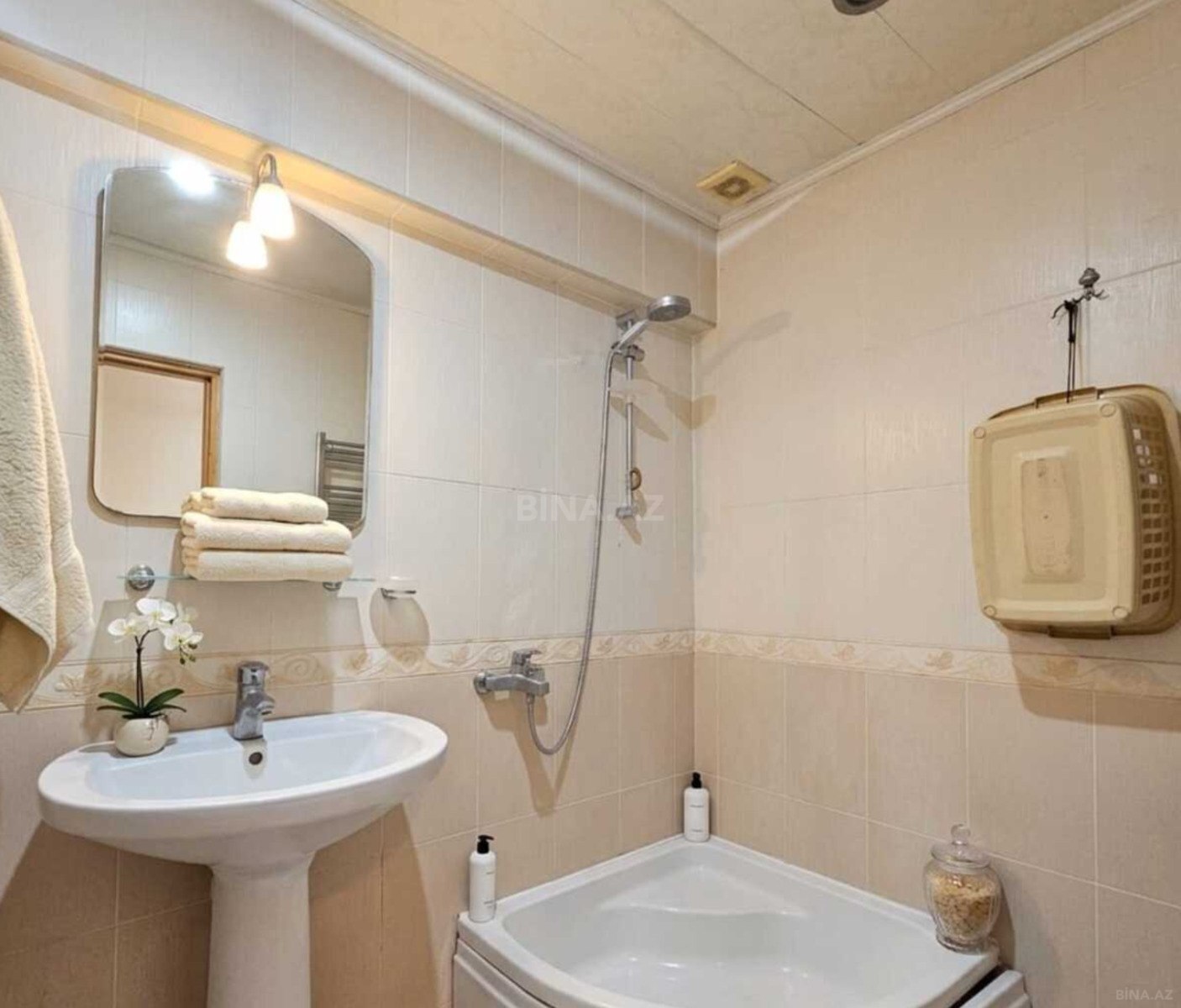 2 otaqlı Köhnə tikili, Şah İsmayıl Xətai m., Bakı