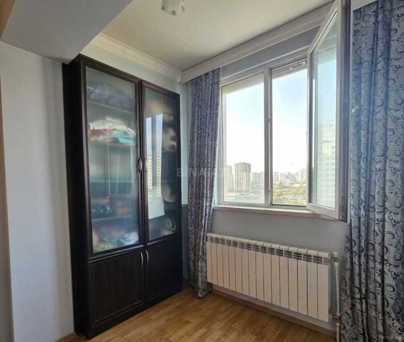 2 otaqlı Köhnə tikili, Şah İsmayıl Xətai m., Bakı