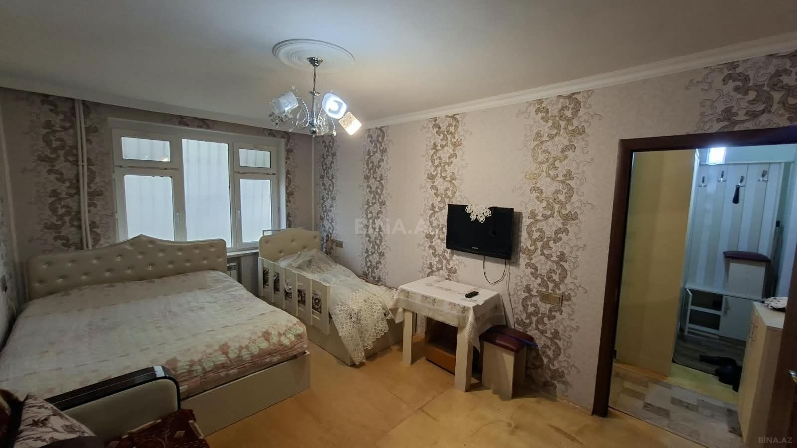 1 otaqlı Köhnə tikili, Qara Qarayev m., Bakı