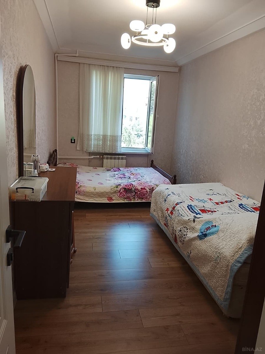 3 otaqlı Köhnə tikili, Neftçilər m., Bakı