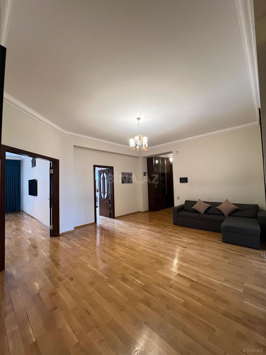 4 otaqlı Yeni tikili, Elmlər Akademiyası m., Bakı
