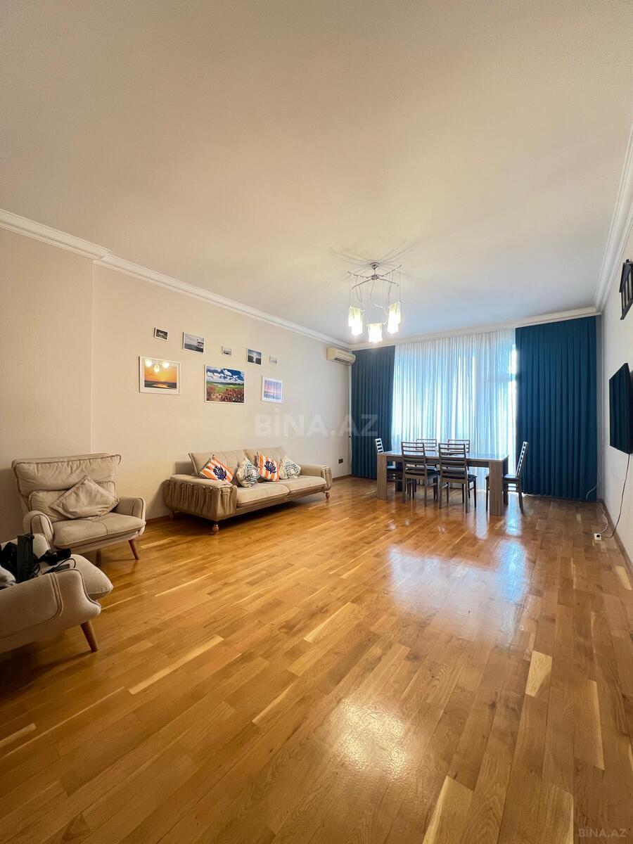 4 otaqlı Yeni tikili, Elmlər Akademiyası m., Bakı
