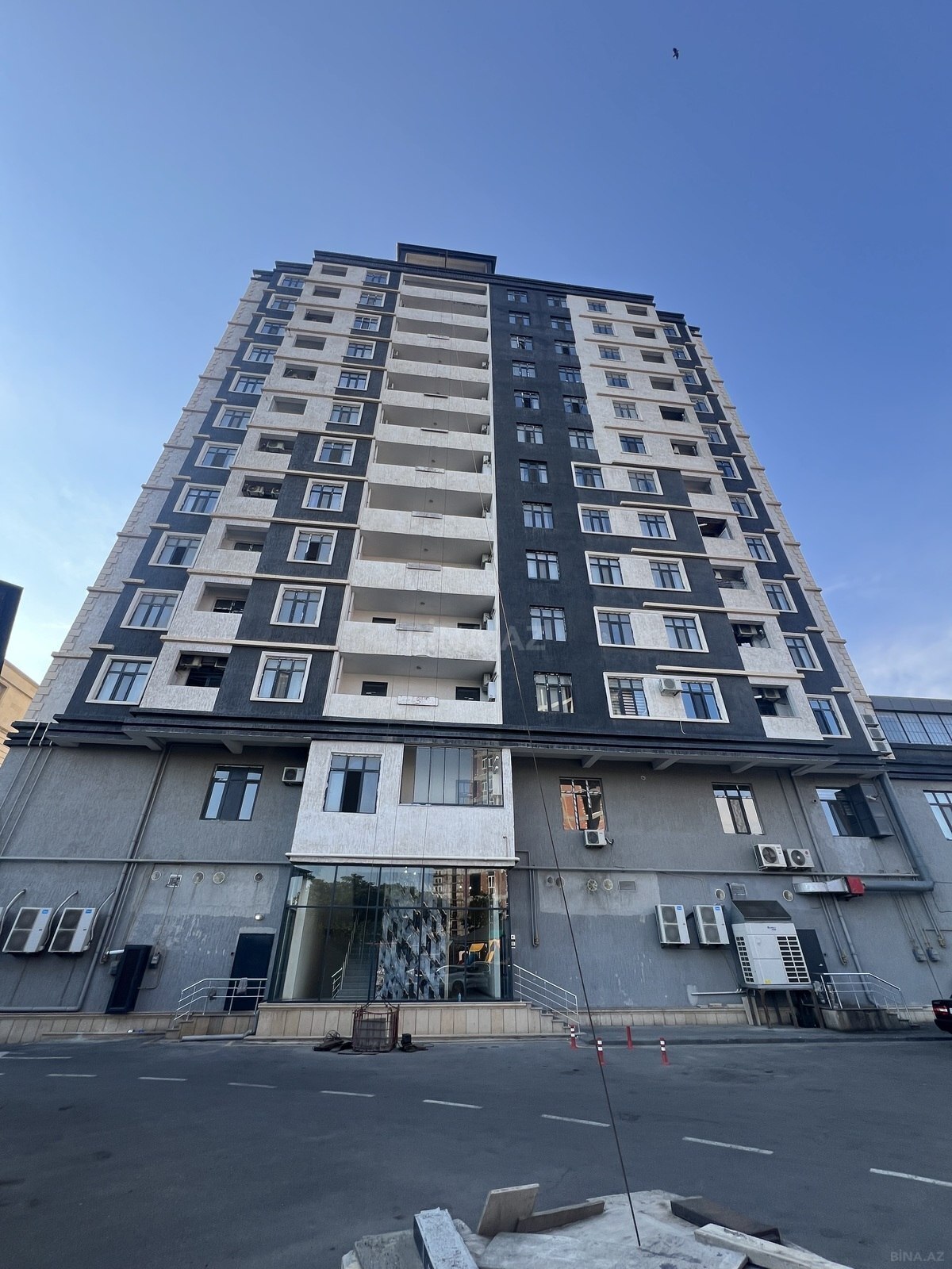 3 otaqlı Yeni tikili, Memar Əcəmi m., Bakı