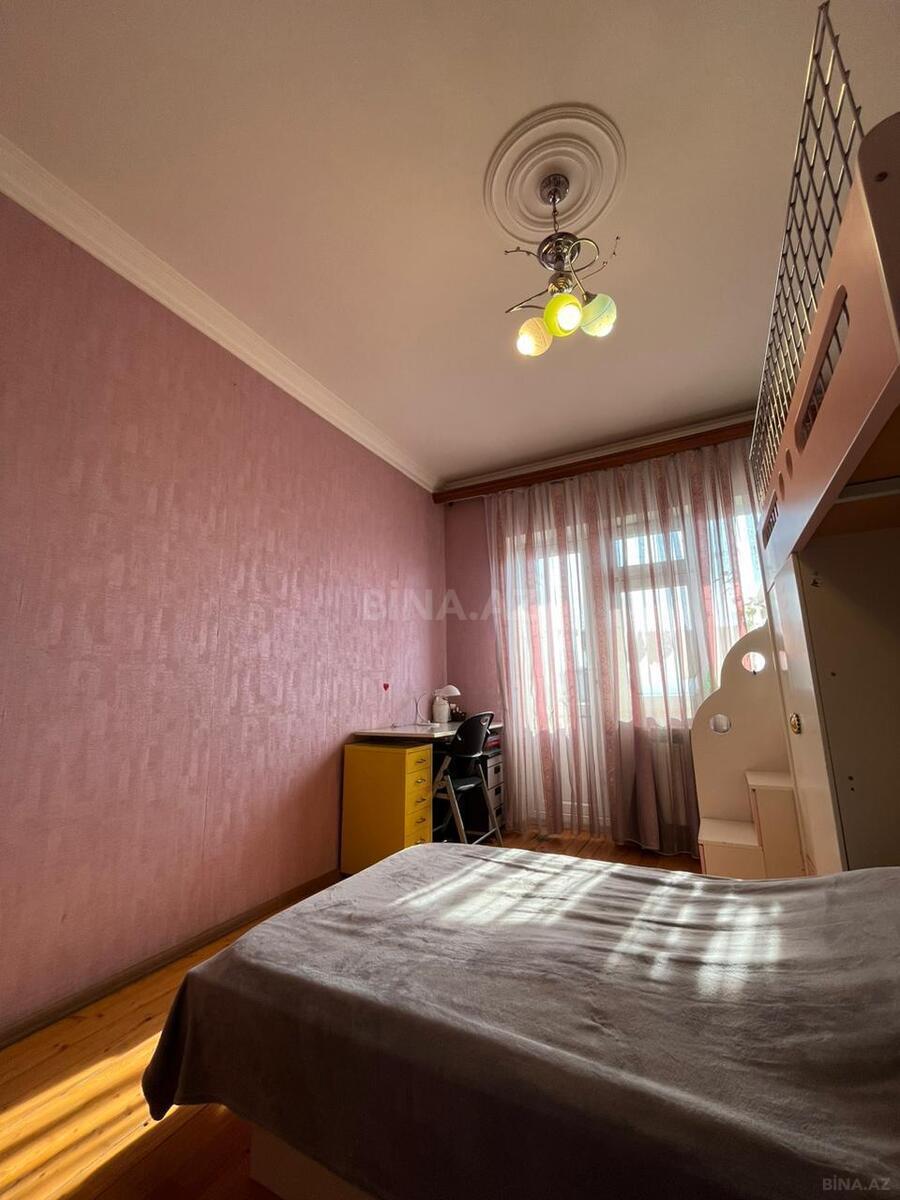 4 otaqlı Köhnə tikili, Əhmədli m., Bakı