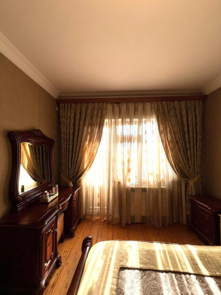 4 otaqlı Köhnə tikili, Əhmədli m., Bakı