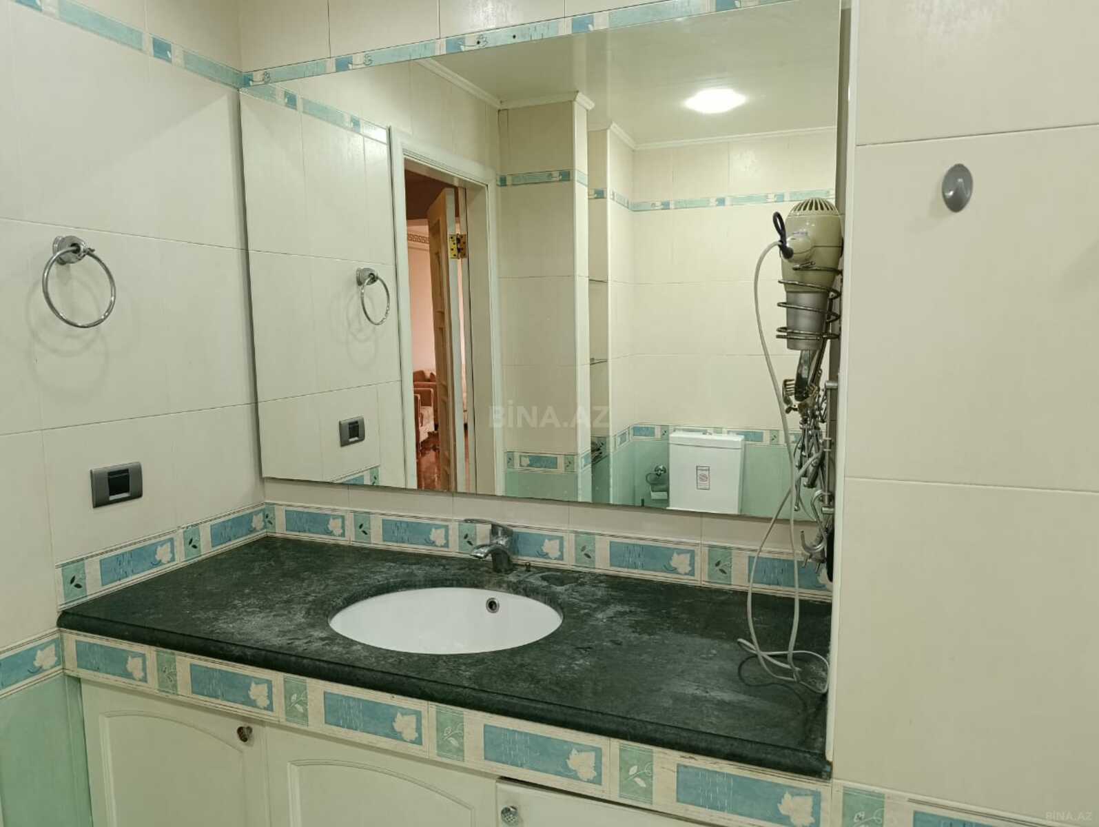 3 otaqlı Köhnə tikili, İçəri Şəhər m., Bakı