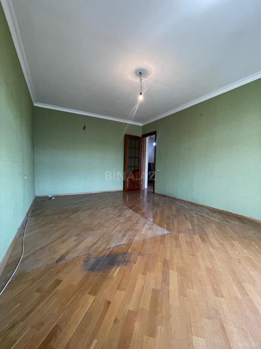 3 otaqlı Köhnə tikili, Elmlər Akademiyası m., Bakı