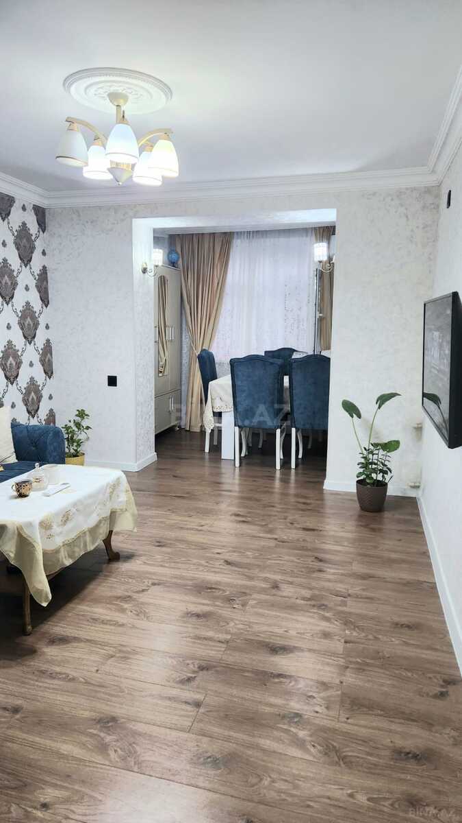 3 otaqlı Köhnə tikili, Nizami m., Bakı