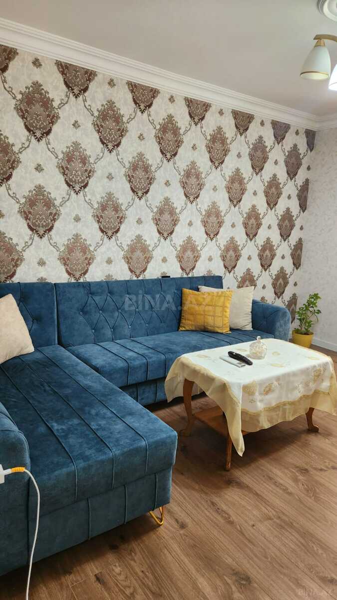 3 otaqlı Köhnə tikili, Nizami m., Bakı