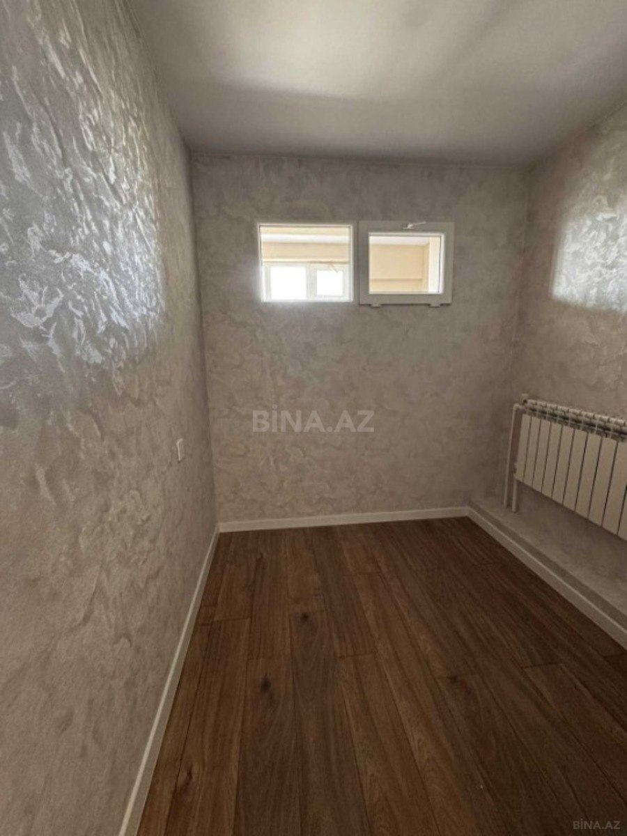 3 otaqlı Köhnə tikili, Bakıxanov q., Bakı