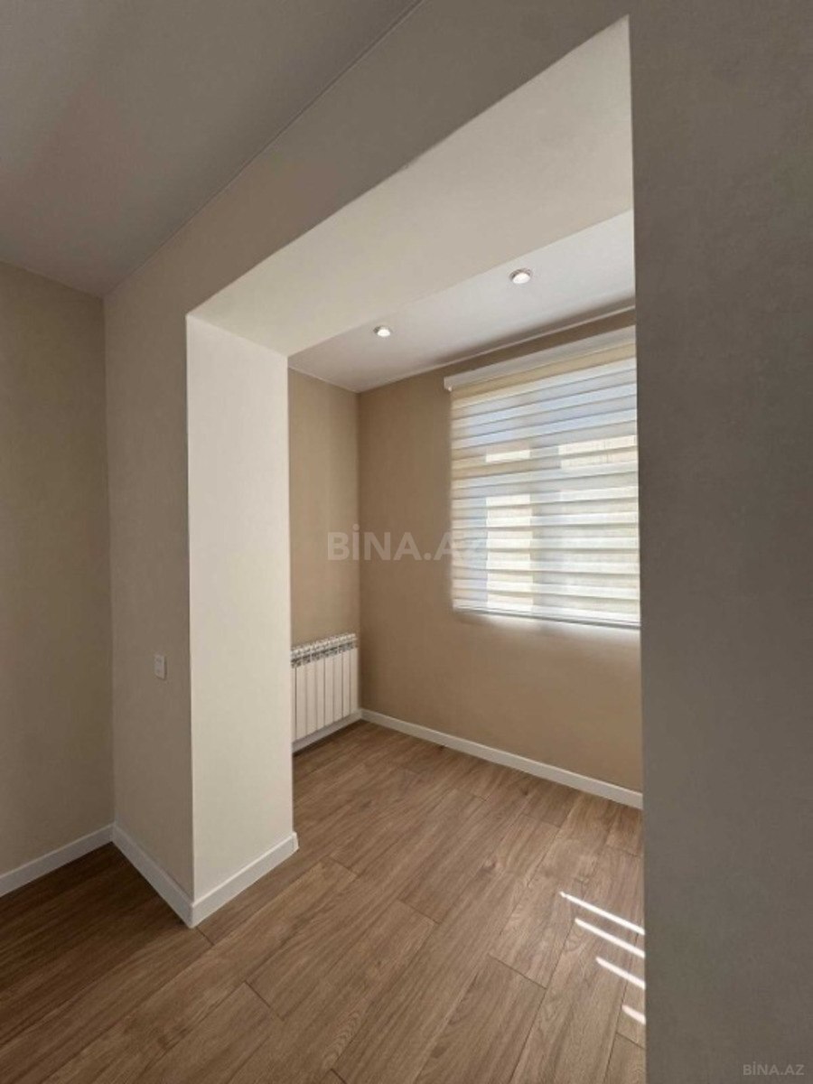 3 otaqlı Köhnə tikili, Bakıxanov q., Bakı