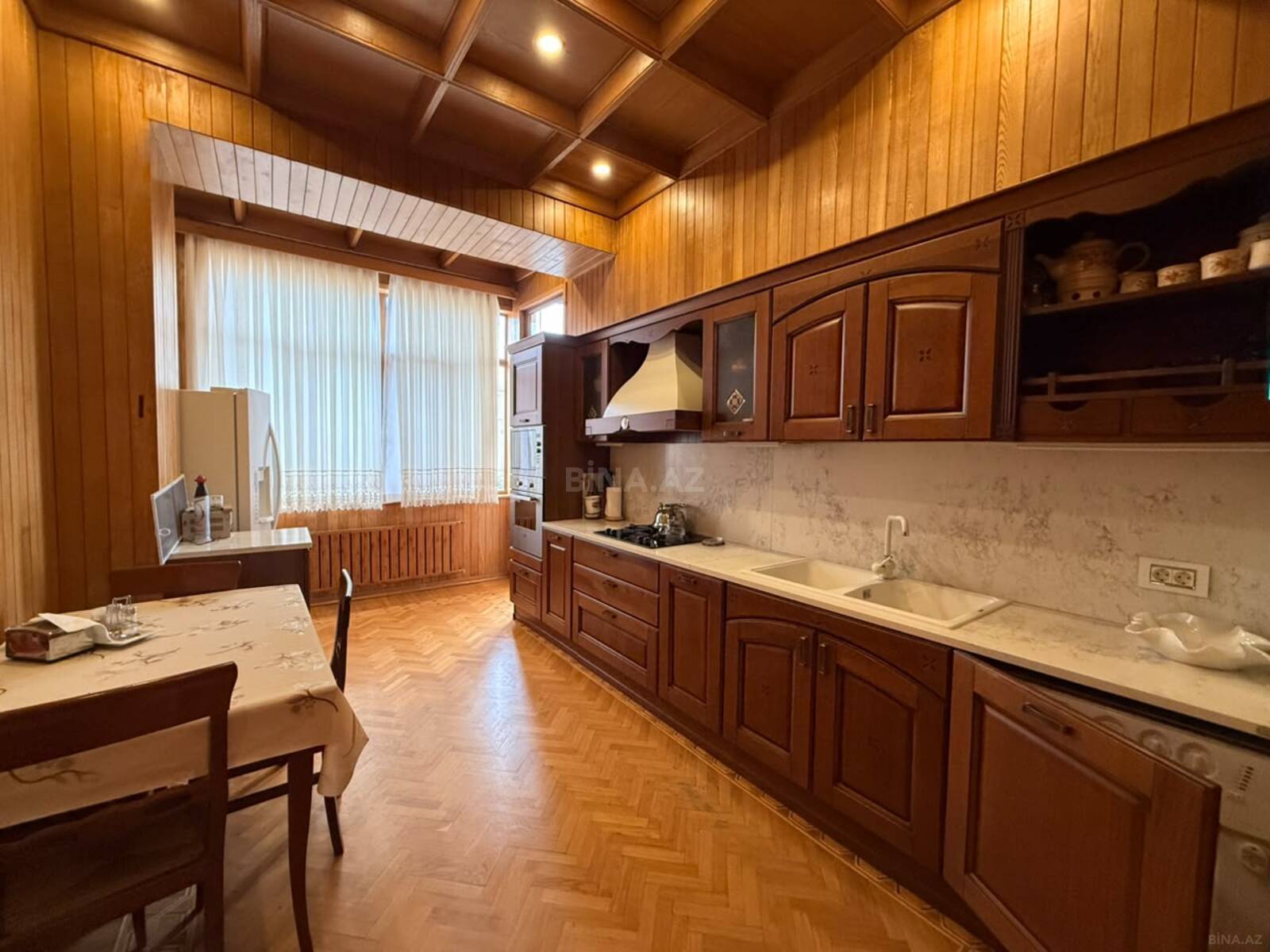 3 otaqlı Köhnə tikili, İçəri Şəhər m., Bakı