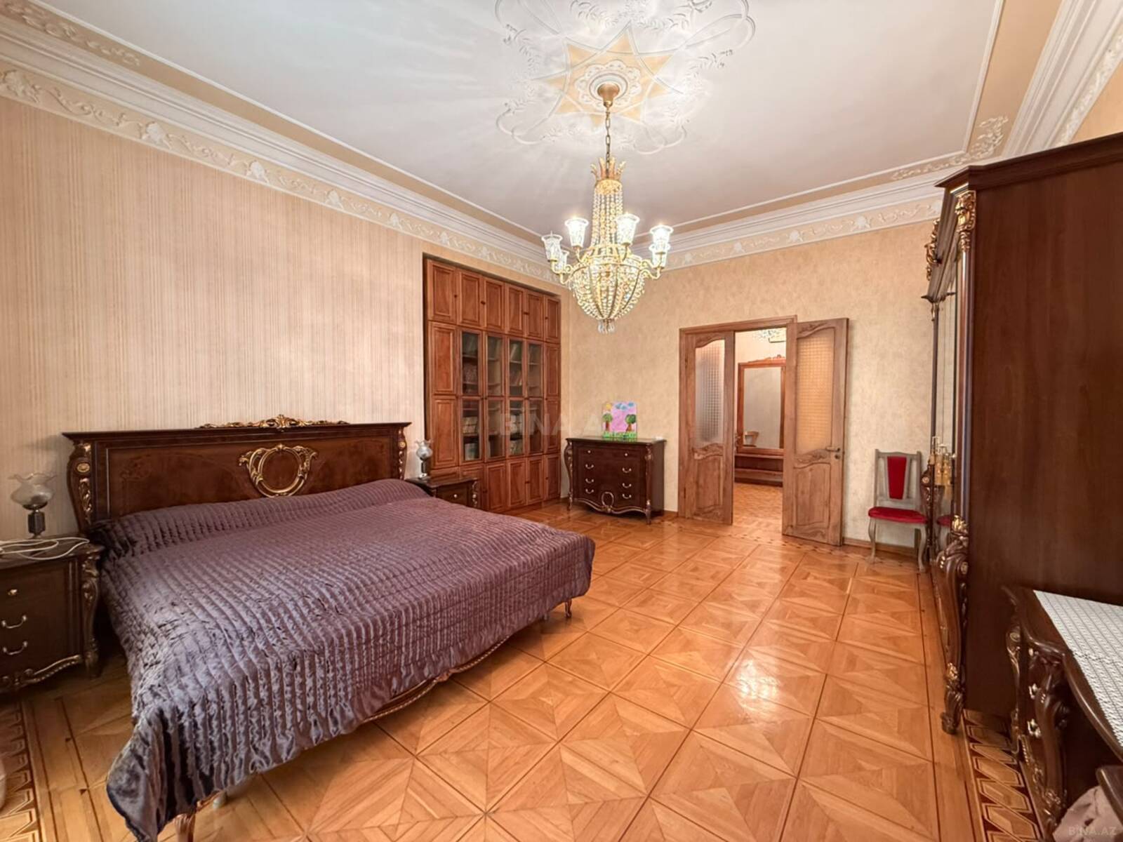 3 otaqlı Köhnə tikili, İçəri Şəhər m., Bakı