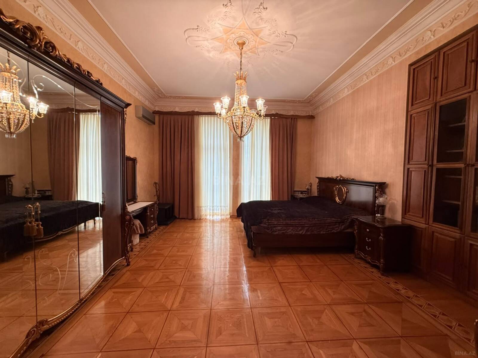3 otaqlı Köhnə tikili, İçəri Şəhər m., Bakı