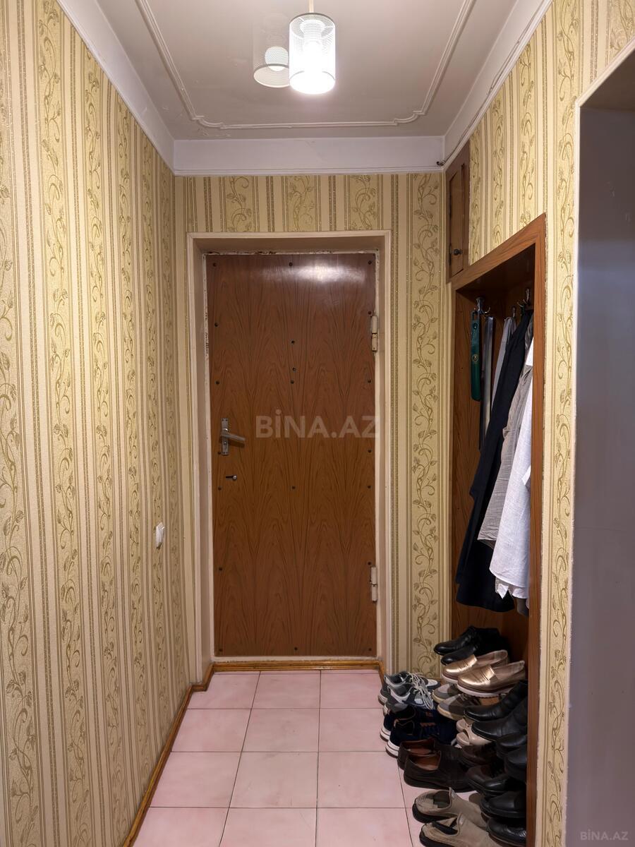 3 otaqlı Köhnə tikili, Nizami m., Bakı