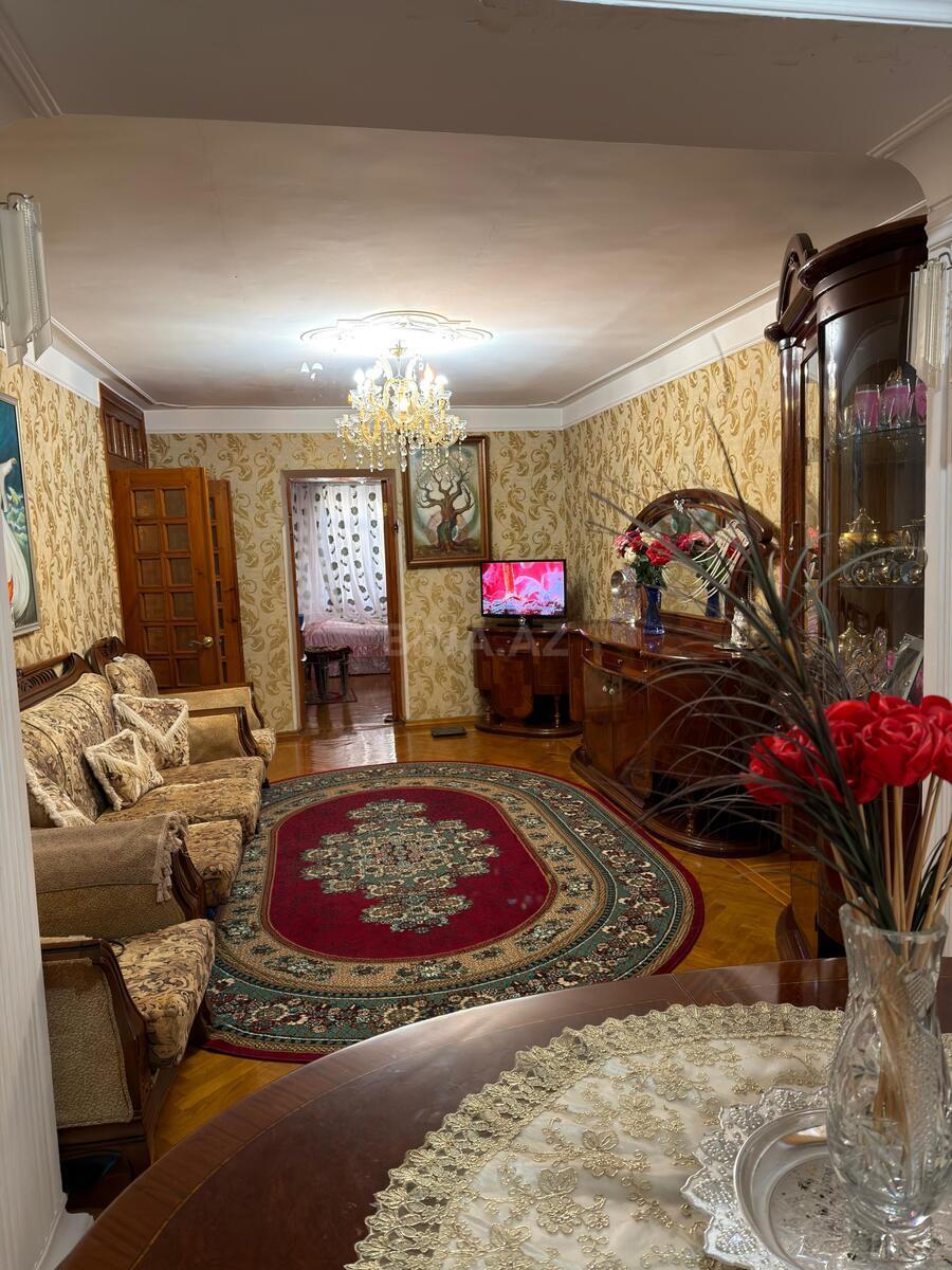 3 otaqlı Köhnə tikili, Nizami m., Bakı