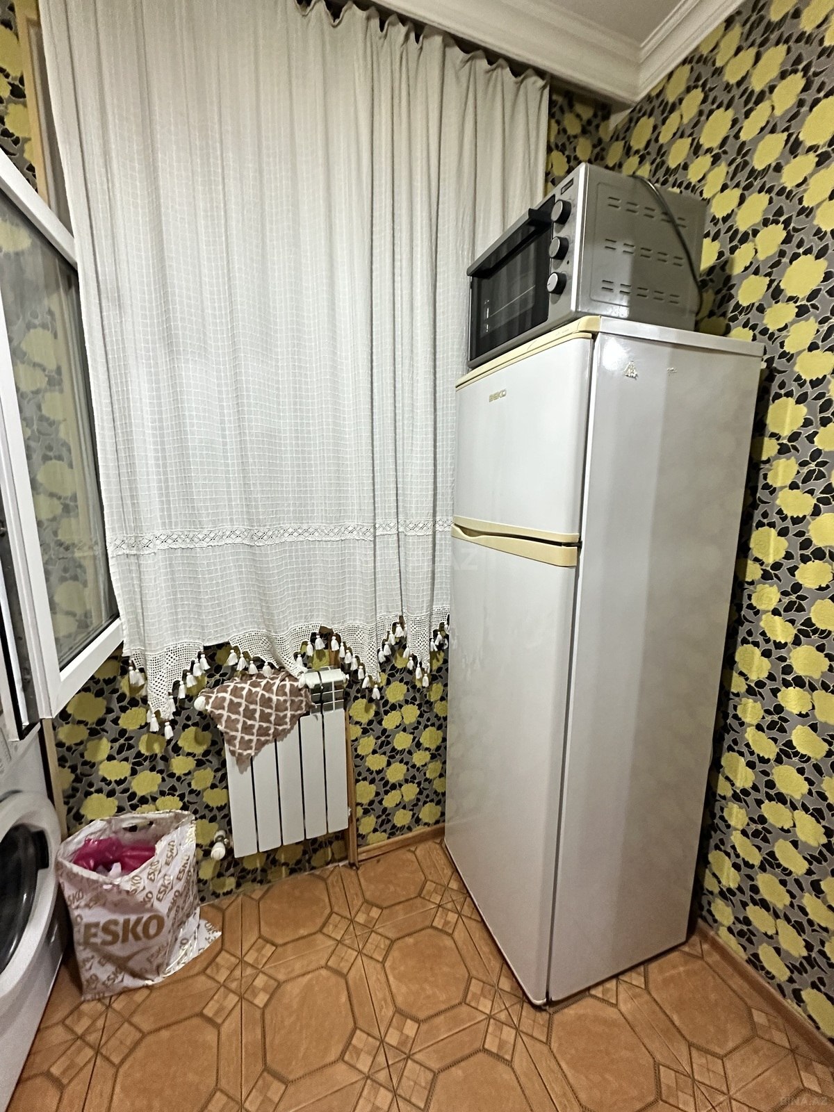 1 otaqlı Köhnə tikili, Memar Əcəmi m., Bakı