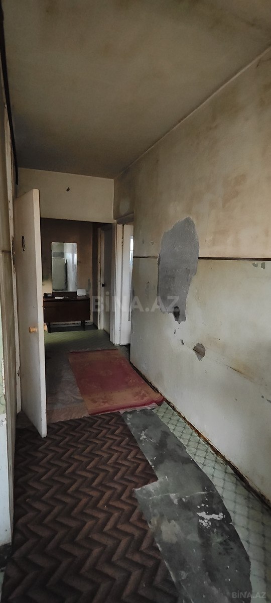 3 otaqlı Köhnə tikili, Bakıxanov q., Bakı