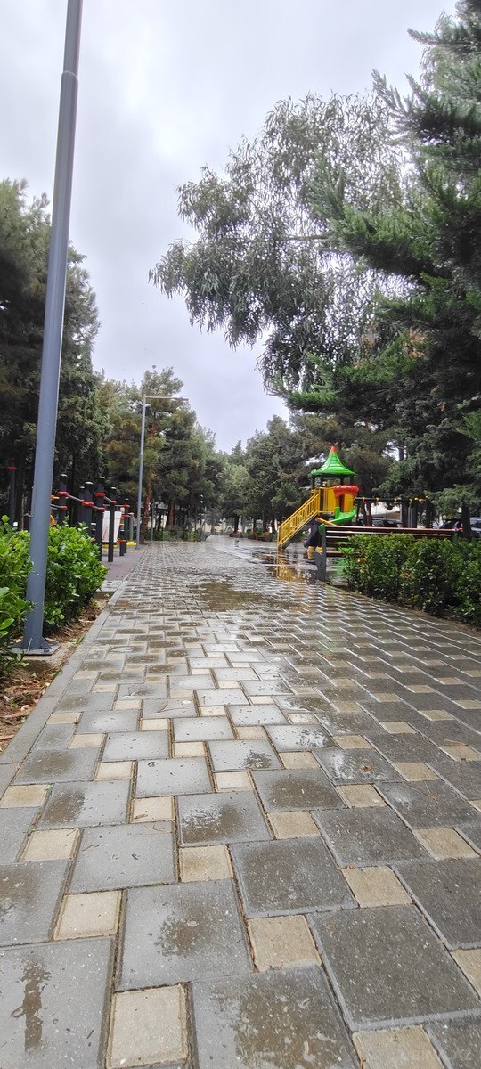 3 otaqlı Köhnə tikili, Bakıxanov q., Bakı