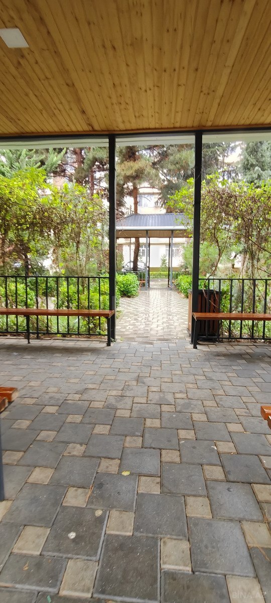 3 otaqlı Köhnə tikili, Bakıxanov q., Bakı