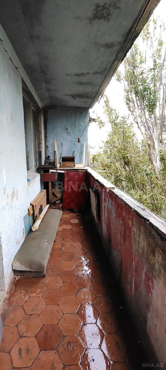 3 otaqlı Köhnə tikili, Bakıxanov q., Bakı