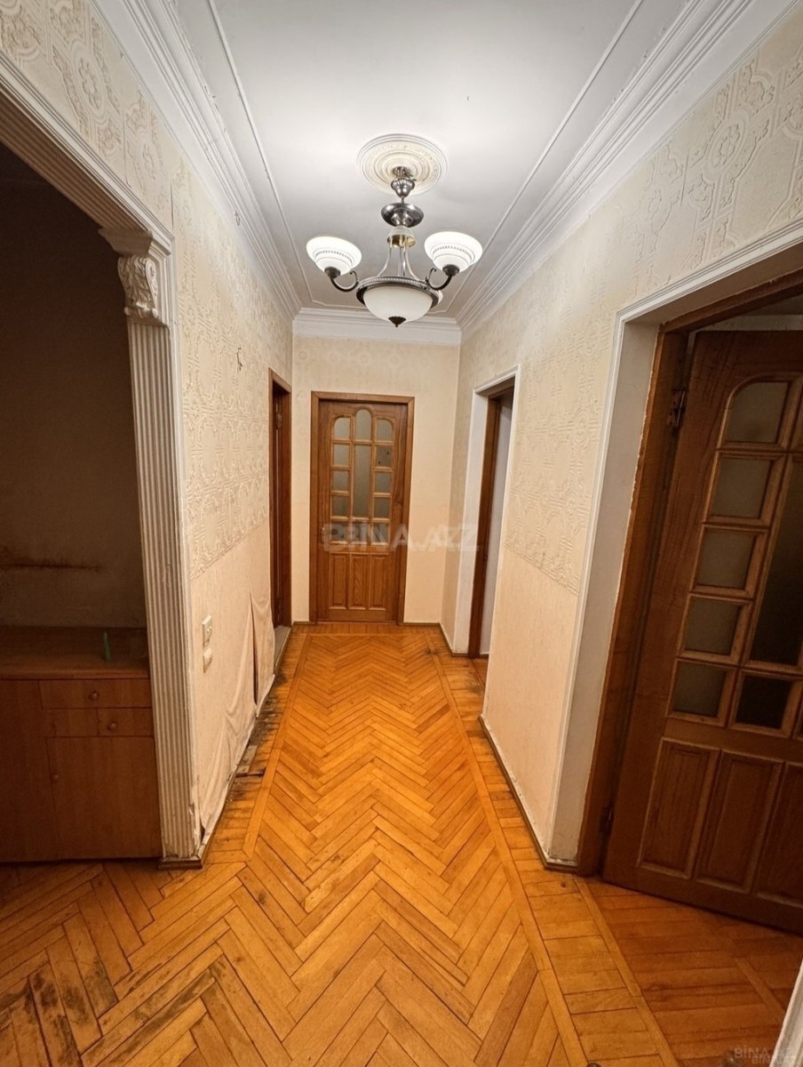 3 otaqlı Köhnə tikili, 28 May m., Bakı
