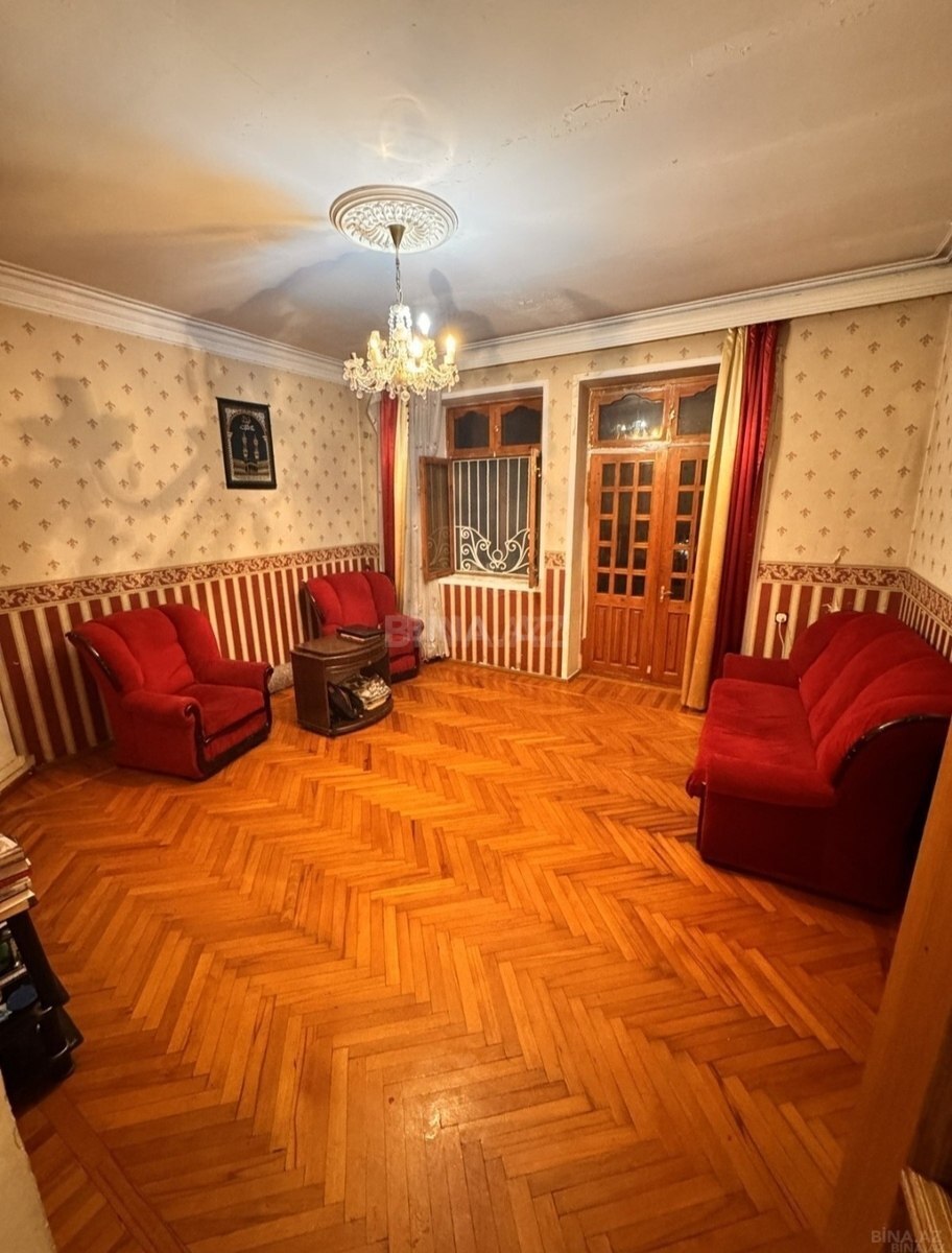 3 otaqlı Köhnə tikili, 28 May m., Bakı