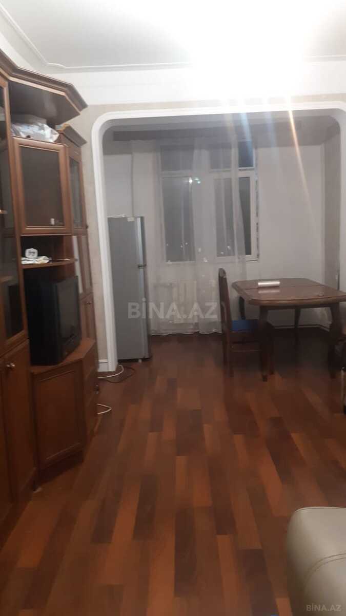2 otaqlı Köhnə tikili, Memar Əcəmi m., Bakı