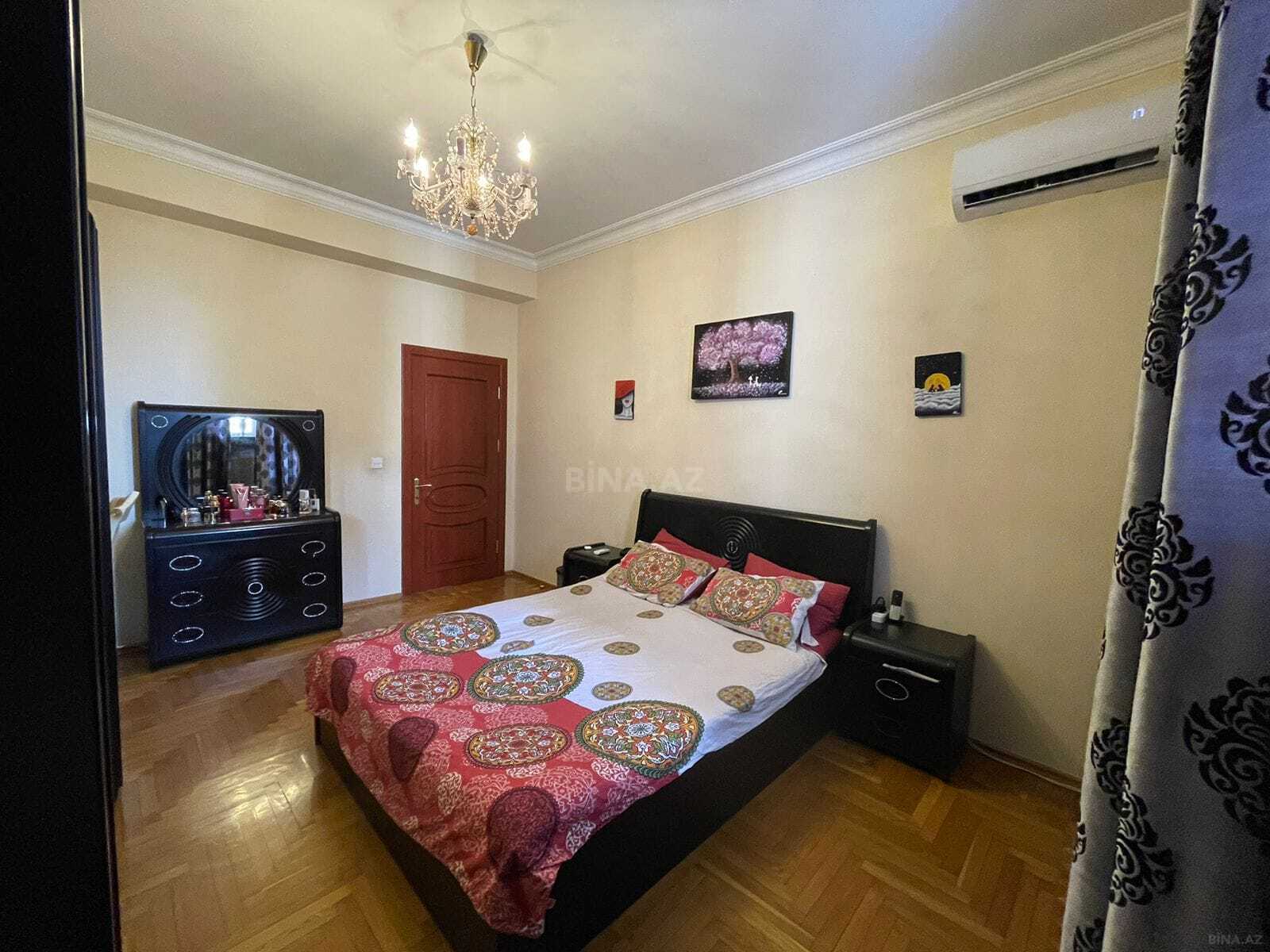 4 otaqlı Yeni tikili, 8 Noyabr m., Bakı