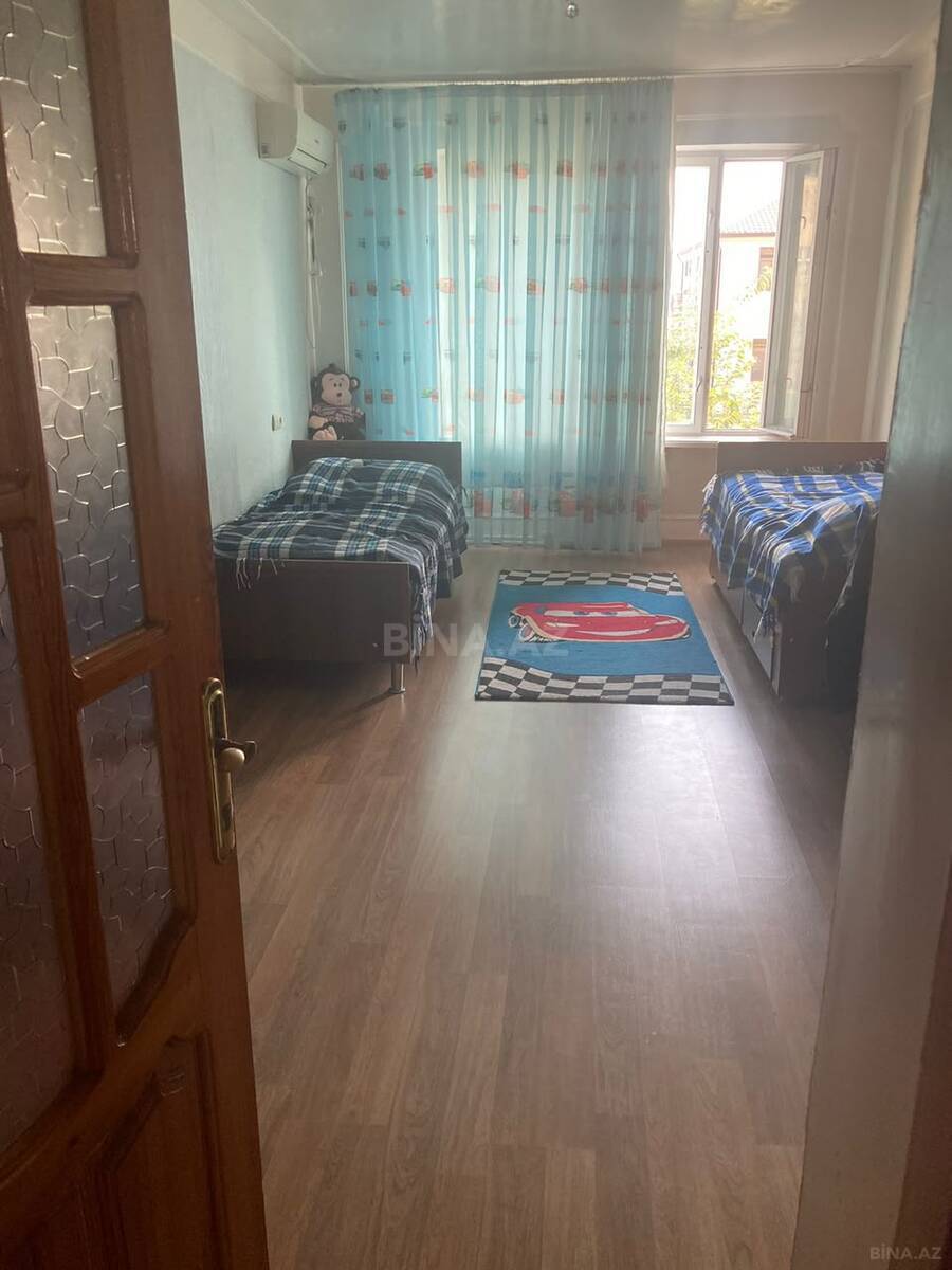 5 otaqlı Köhnə tikili, Bakıxanov q., Bakı