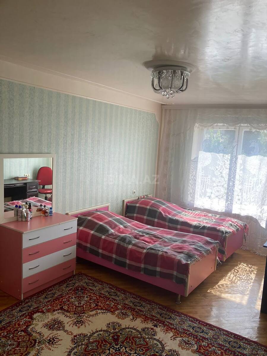 5 otaqlı Köhnə tikili, Bakıxanov q., Bakı