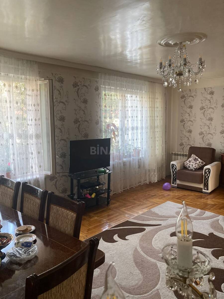 5 otaqlı Köhnə tikili, Bakıxanov q., Bakı