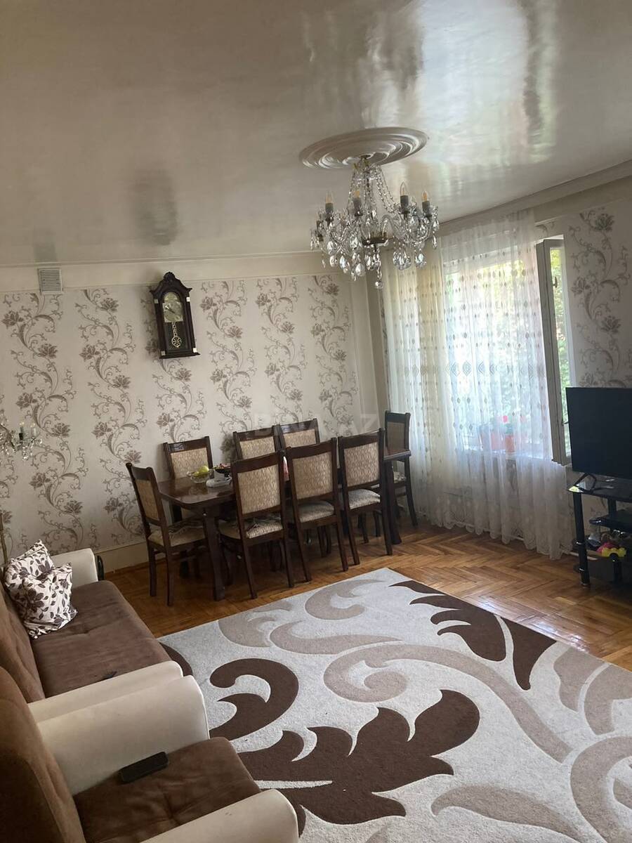 5 otaqlı Köhnə tikili, Bakıxanov q., Bakı