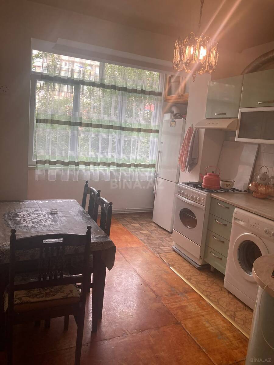 5 otaqlı Köhnə tikili, Bakıxanov q., Bakı