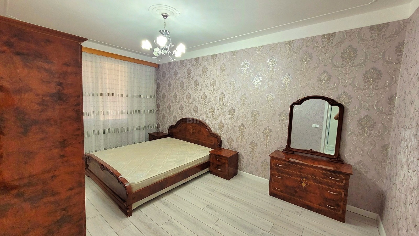 3 otaqlı Köhnə tikili, Azadlıq Prospekti m., Bakı