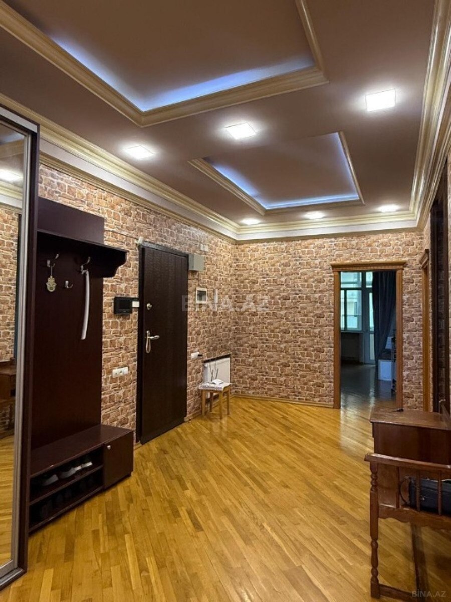 3 otaqlı Yeni tikili, 8 Noyabr m., Bakı