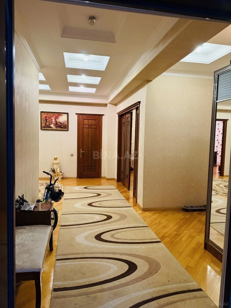 4 otaqlı Köhnə tikili, 20 Yanvar m., Bakı