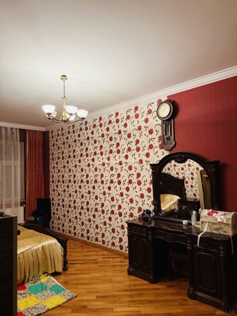 4 otaqlı Köhnə tikili, 20 Yanvar m., Bakı