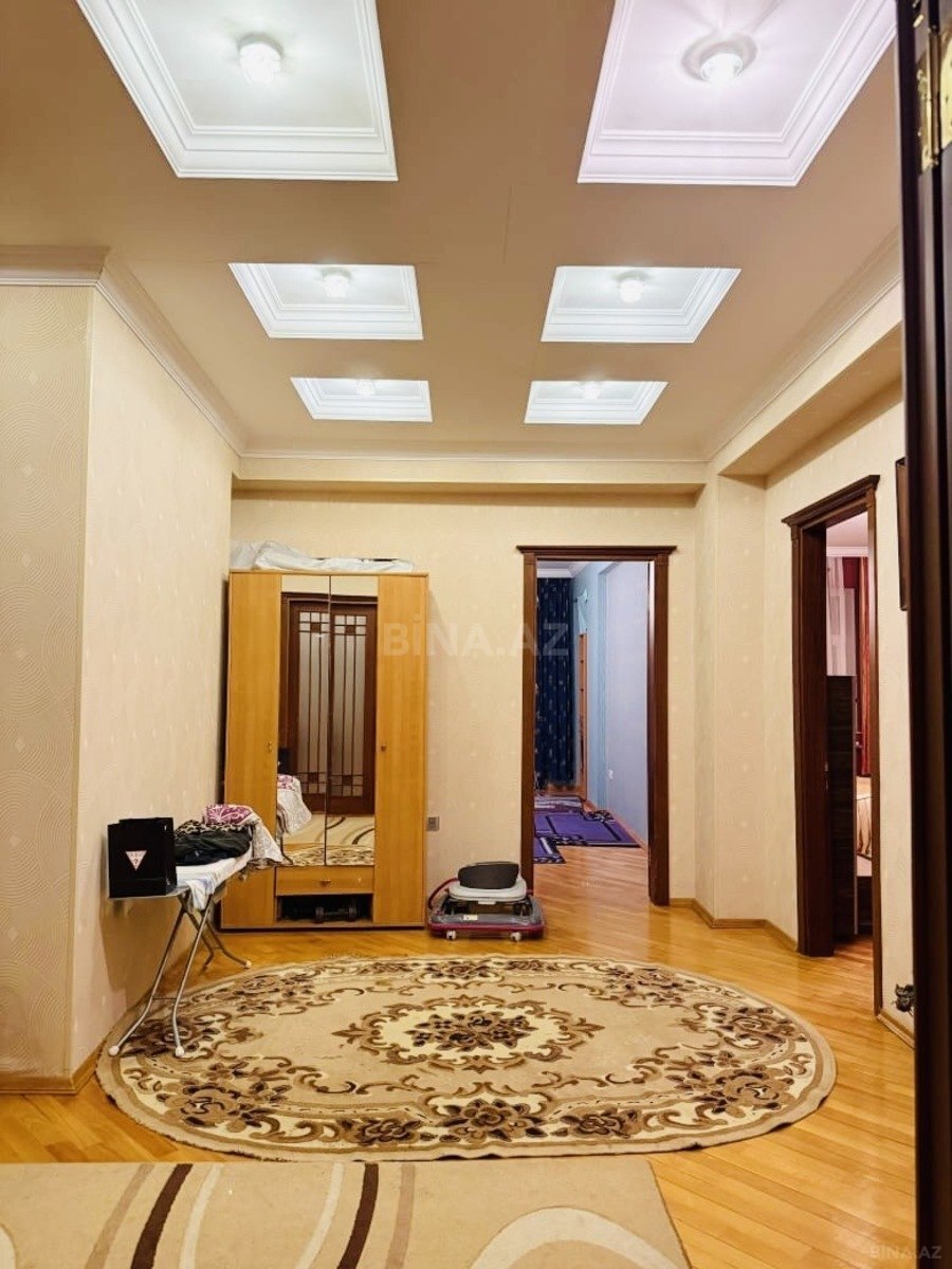 4 otaqlı Köhnə tikili, 20 Yanvar m., Bakı
