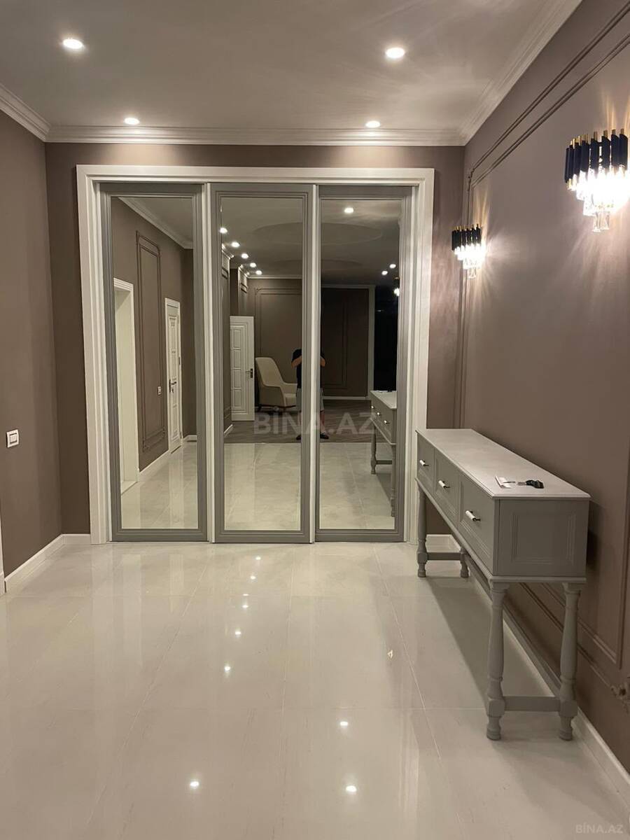 4 otaqlı Yeni tikili, 8 Noyabr m., Bakı