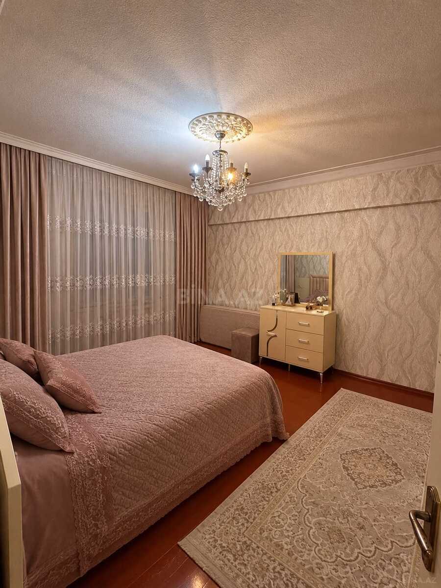 3 otaqlı Köhnə tikili, Qara Qarayev m., Bakı