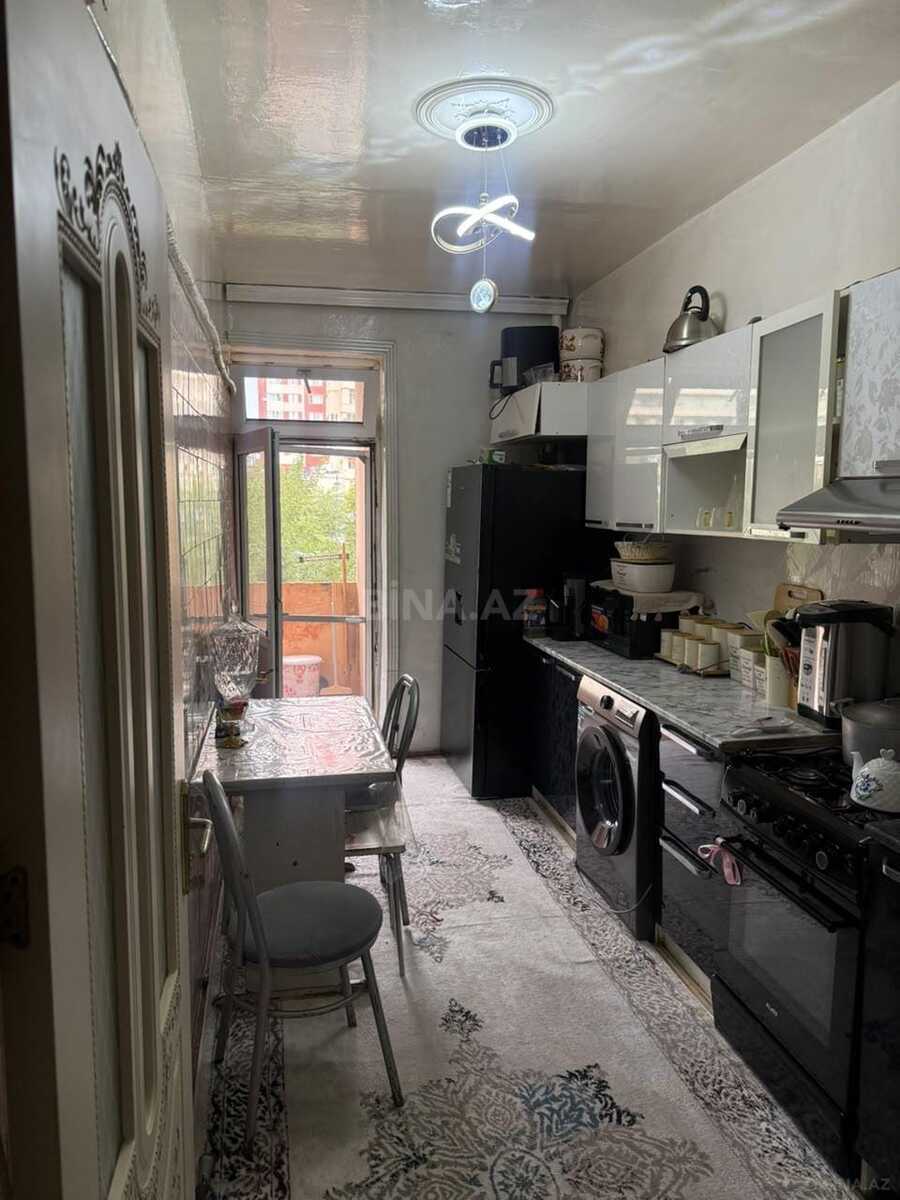 3 otaqlı Köhnə tikili, Qara Qarayev m., Bakı