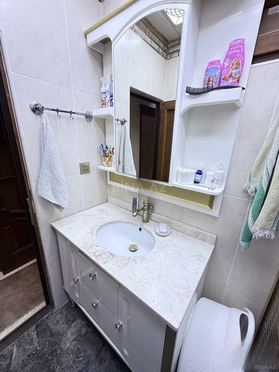 4 otaqlı Köhnə tikili, Azadlıq Prospekti m., Bakı